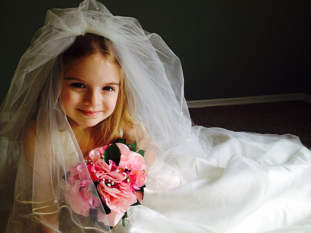 Comment choisir une robe de cérémonie pour sa fille ?